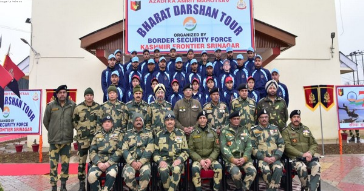 BSF sends 29 Kashmiri students on educational-cum-motivational Bharat Darshan Tour